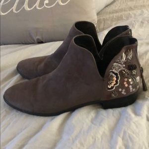 Kenneth Cole ankle boots